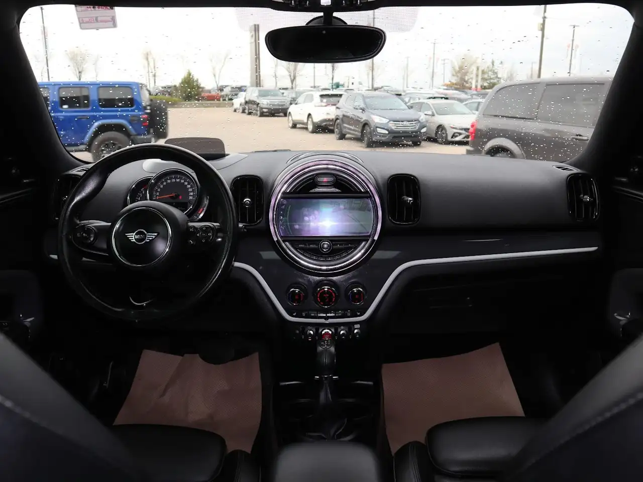 MINI Countryman снимка MINI Countryman