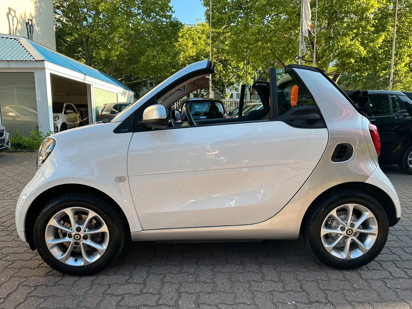 smart forTwo fortwo Cabrio TWIN passion DCT*LED*SHZ*NAVI*PTS* Weiß - 2