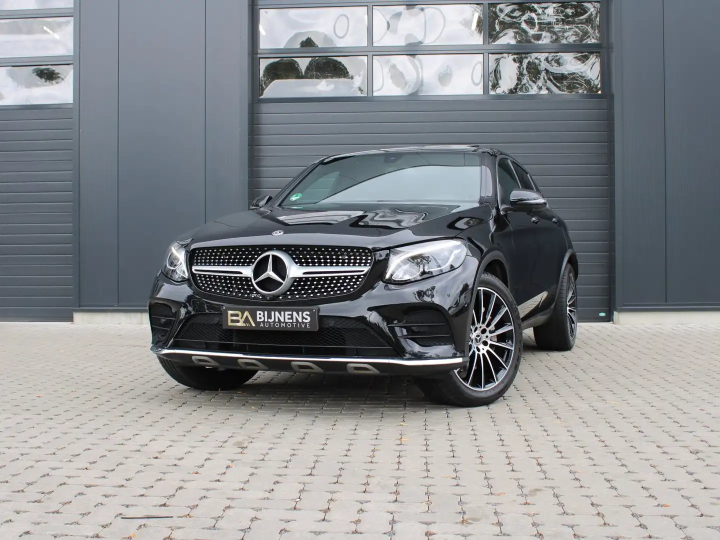 Mercedes-Benz GLC 220 GLC 220 d Coupe 4Matic 9G-TRONIC AMG Line Black - 1