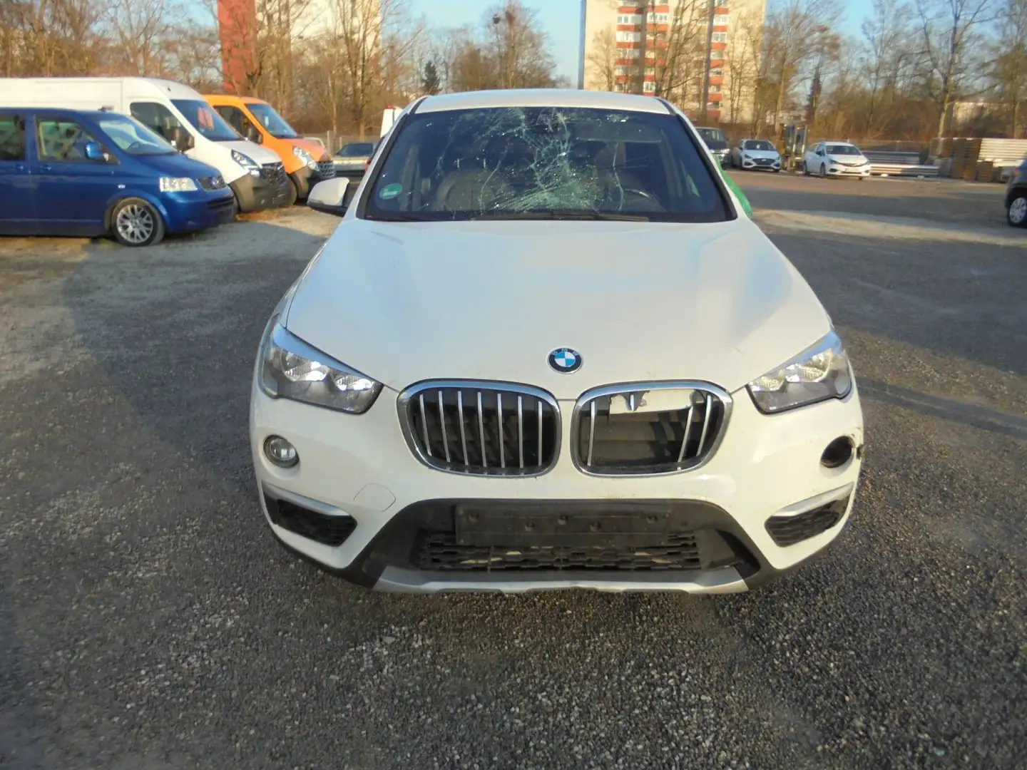 BMW X1 sDrive 18 d xLine Aut. ~ Navi ~ Teilleder ~ Weiß - 2