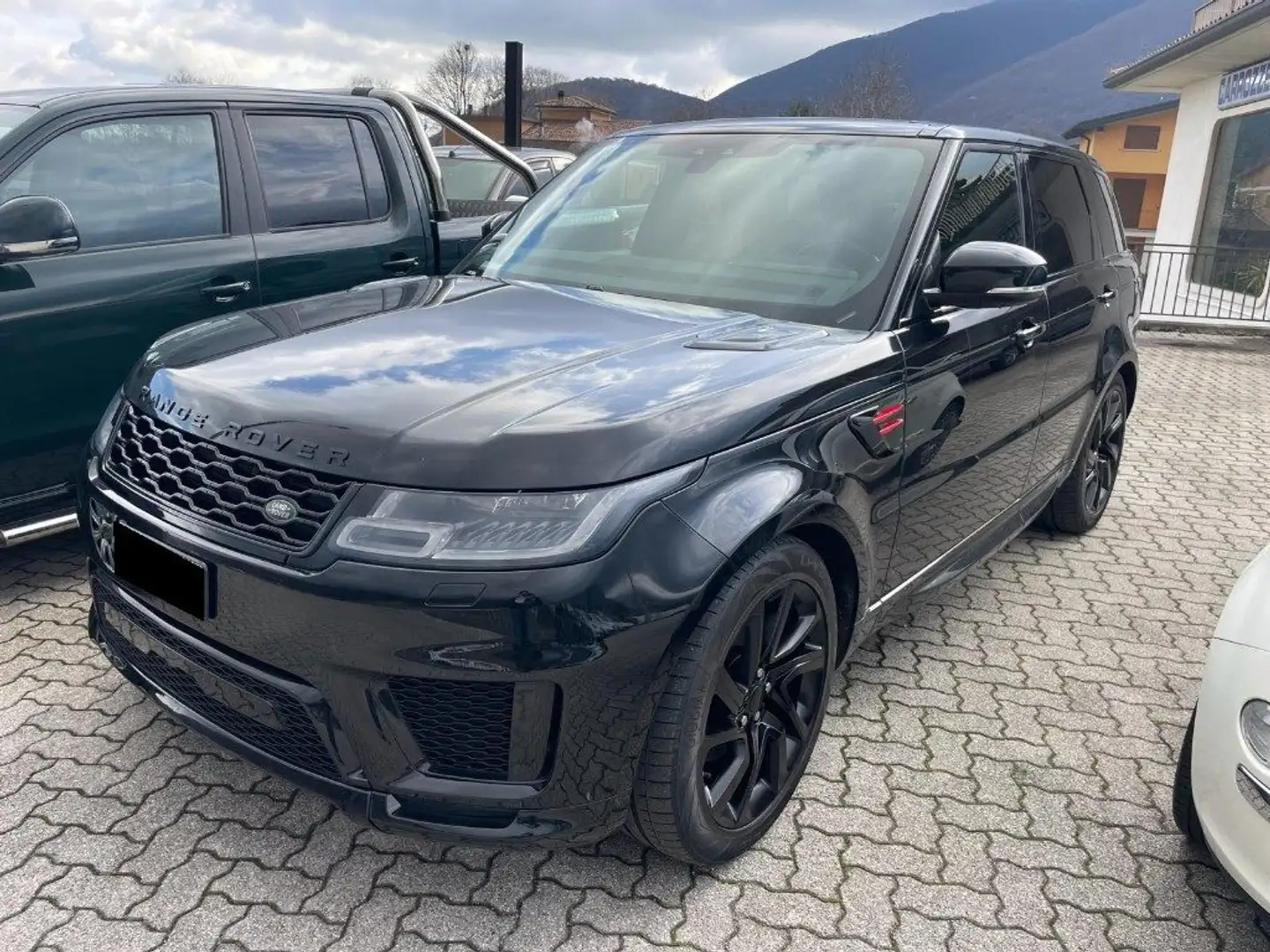 Land Rover Range Rover Sport 3.0 TDV6 HSE Dynamic Edition Black Noir - 1