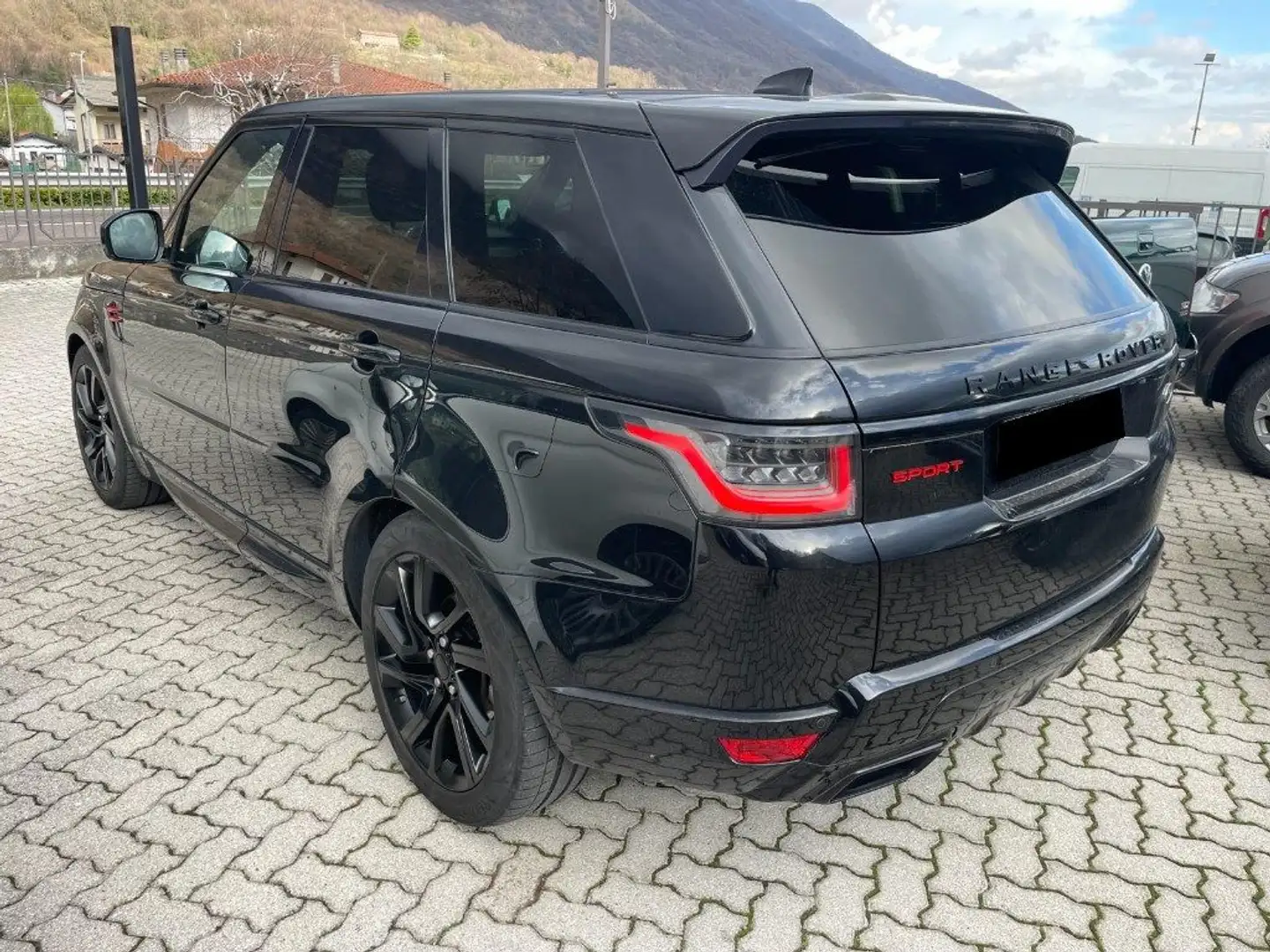 Land Rover Range Rover Sport 3.0 TDV6 HSE Dynamic Edition Black Noir - 2