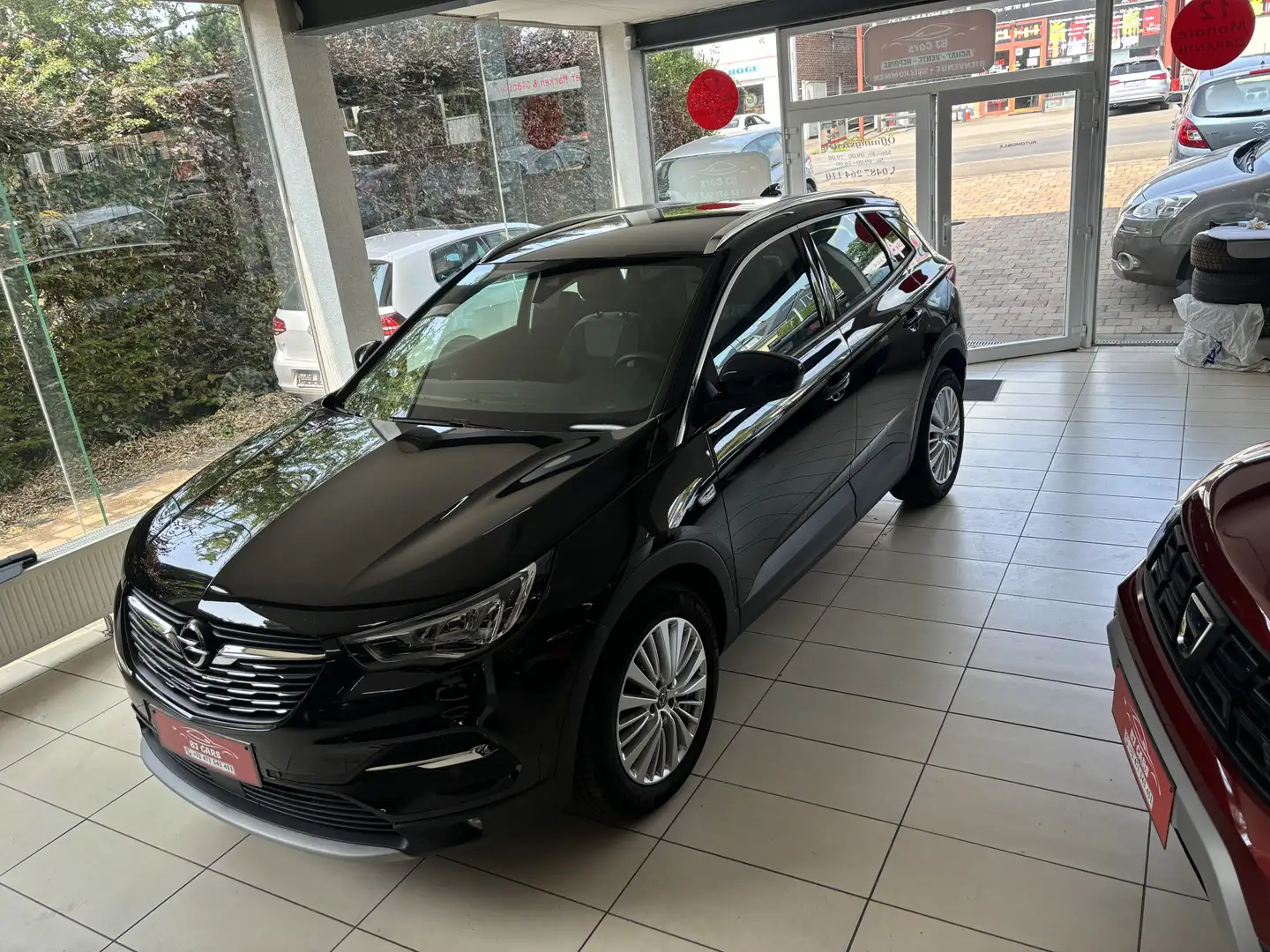 Opel Grandland X 1.2i*GPS*CAMERA*AIRCO*GARANTIE 12MOIS* Noir - 1