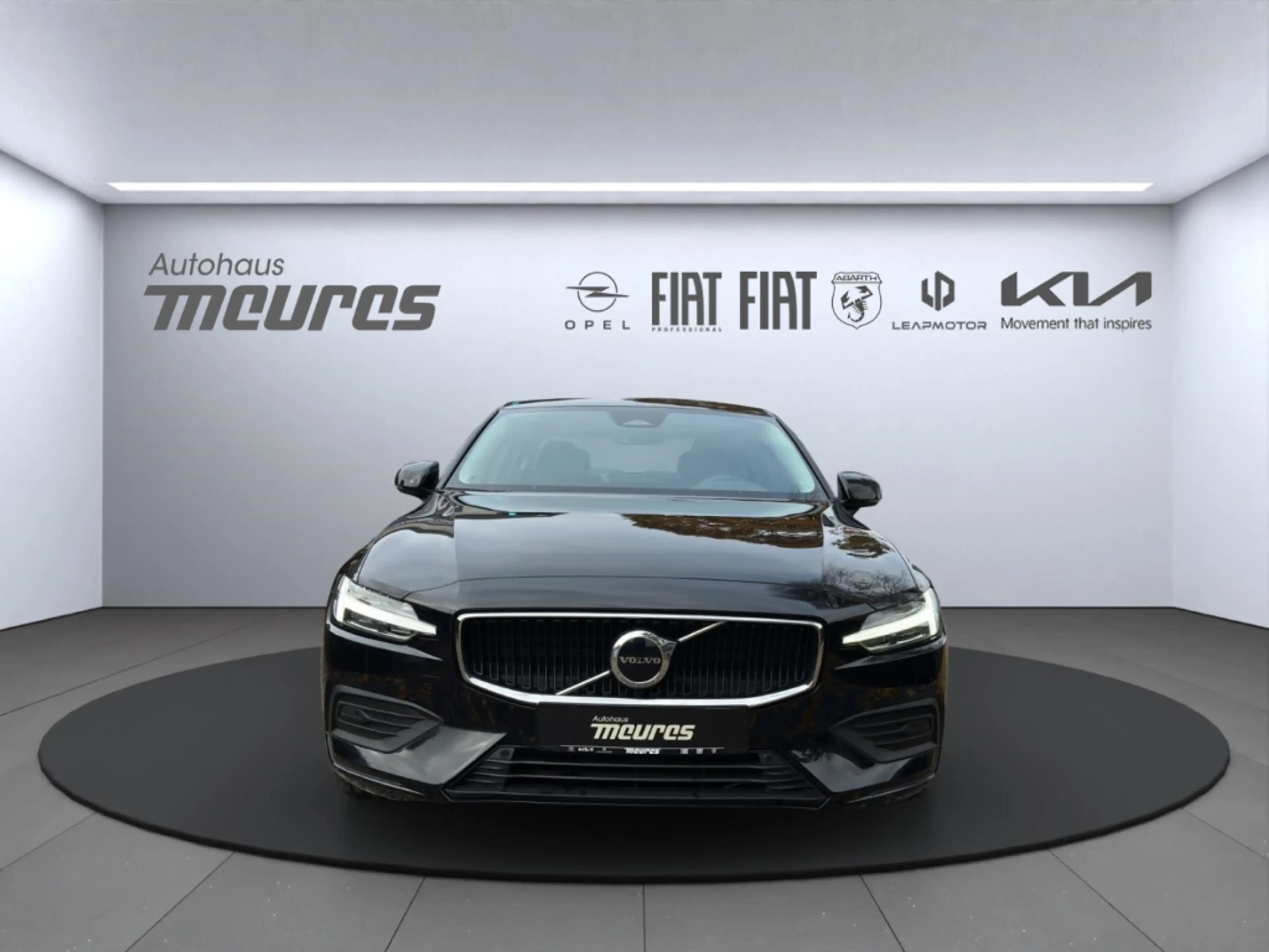 Volvo S60 Core Mild-Hybrid Navi Klimaautom LED USB SHZ PDC — photo 6