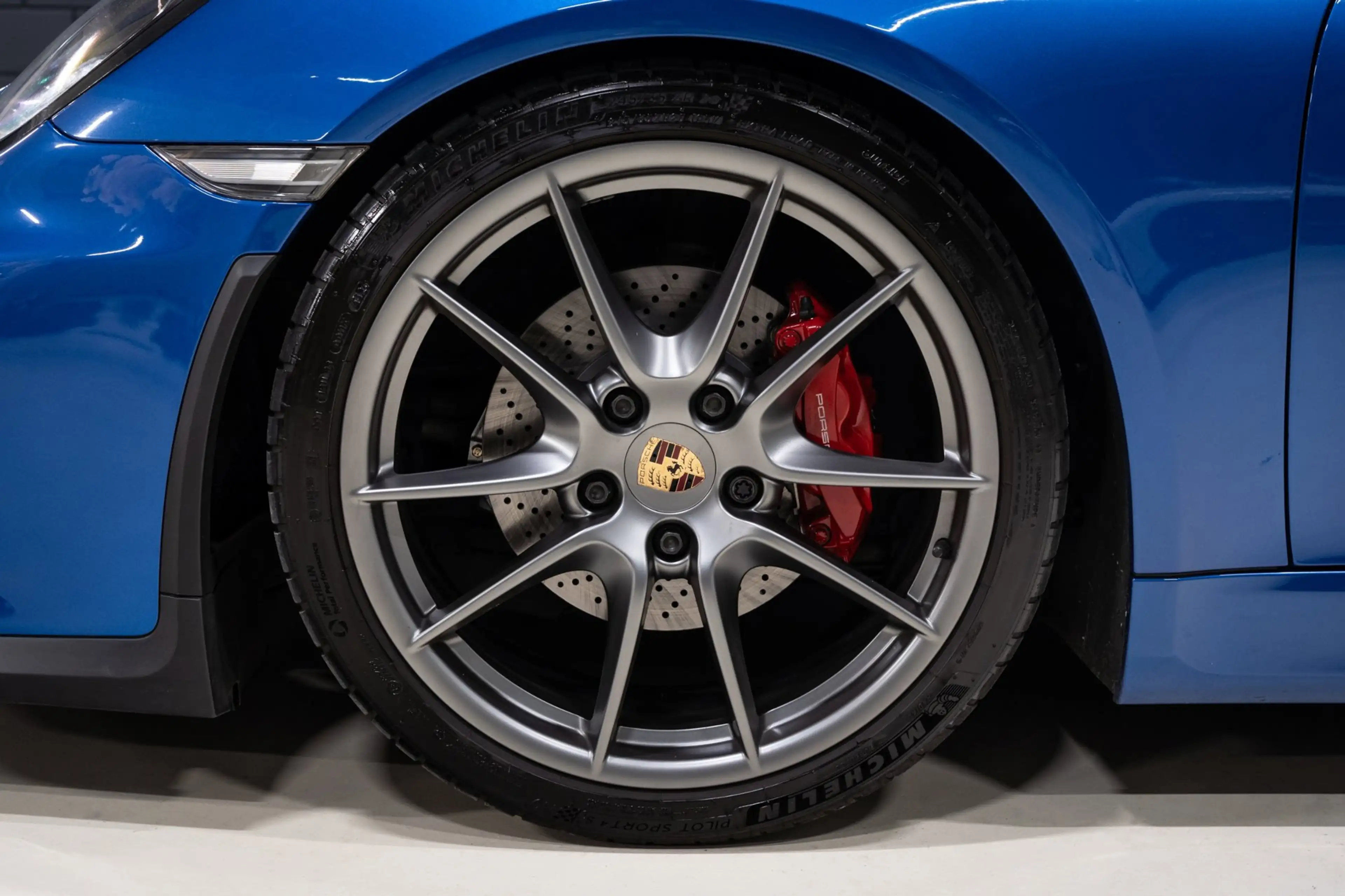 Porsche Cayman S PDK / GT4 Pack — photo 9
