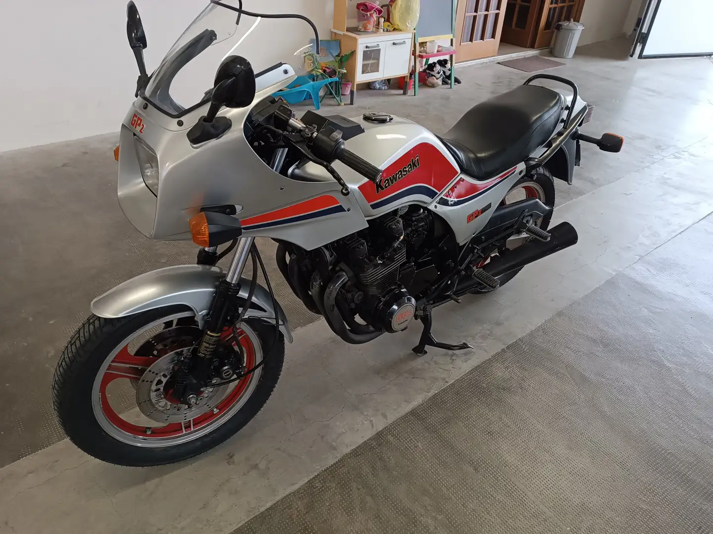Kawasaki GPZ 750 Unitrak Argintiu - 1