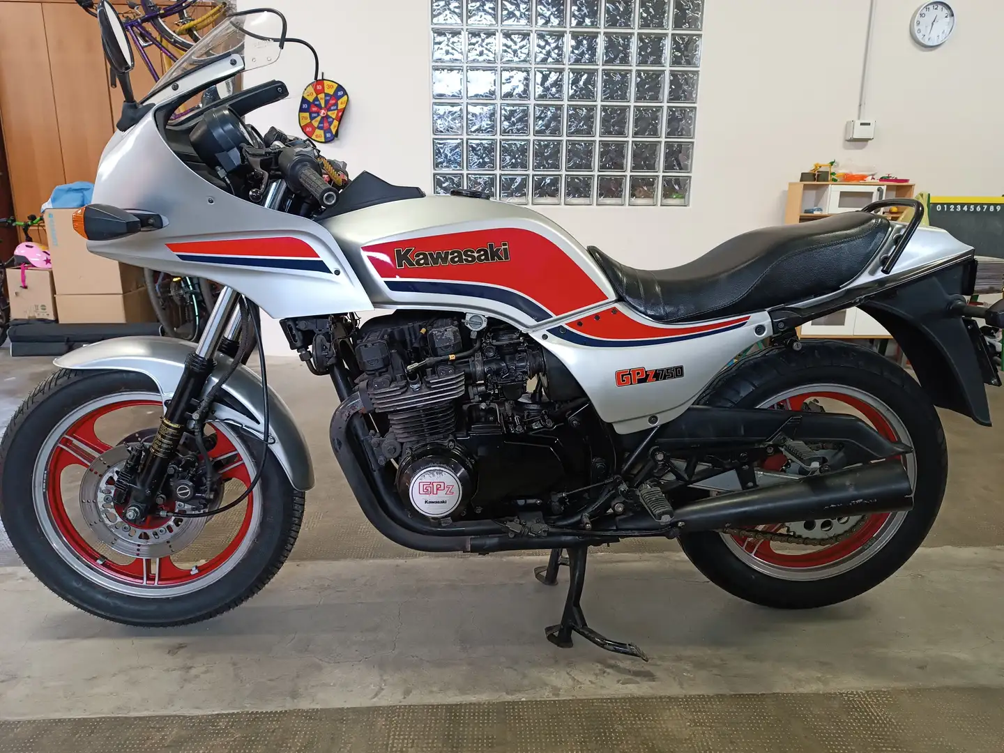 Kawasaki GPZ 750 Unitrak Argintiu - 2