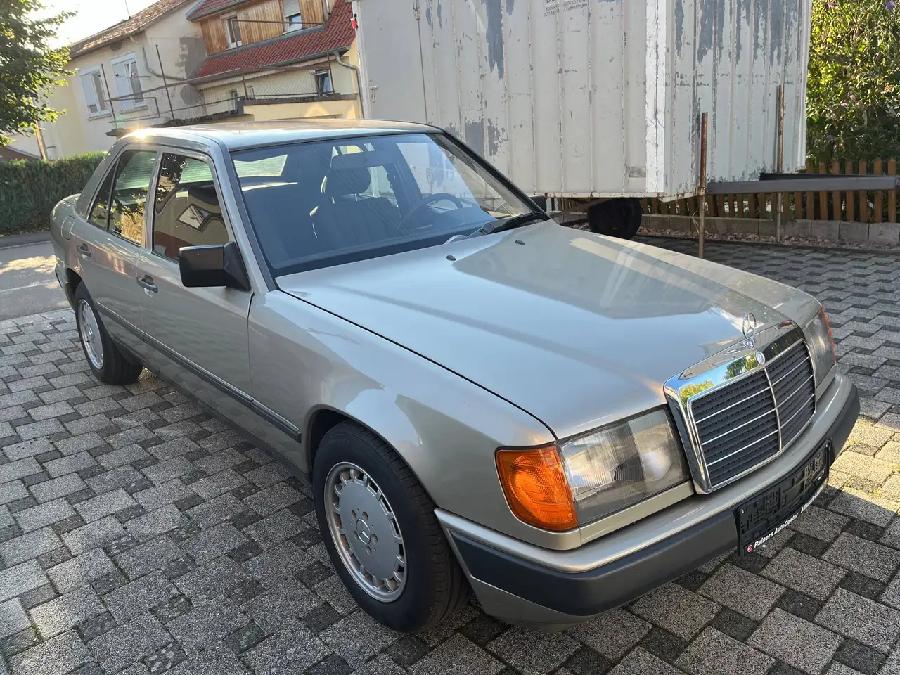 Mercedes-Benz E 230 Automatik, ZV, el. SSD, AHK abnehmbar, foto 4