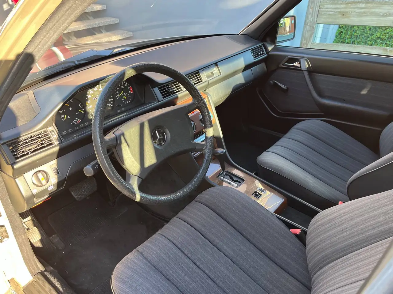 Mercedes-Benz E 230 Automatik, ZV, el. SSD, AHK abnehmbar, foto 6