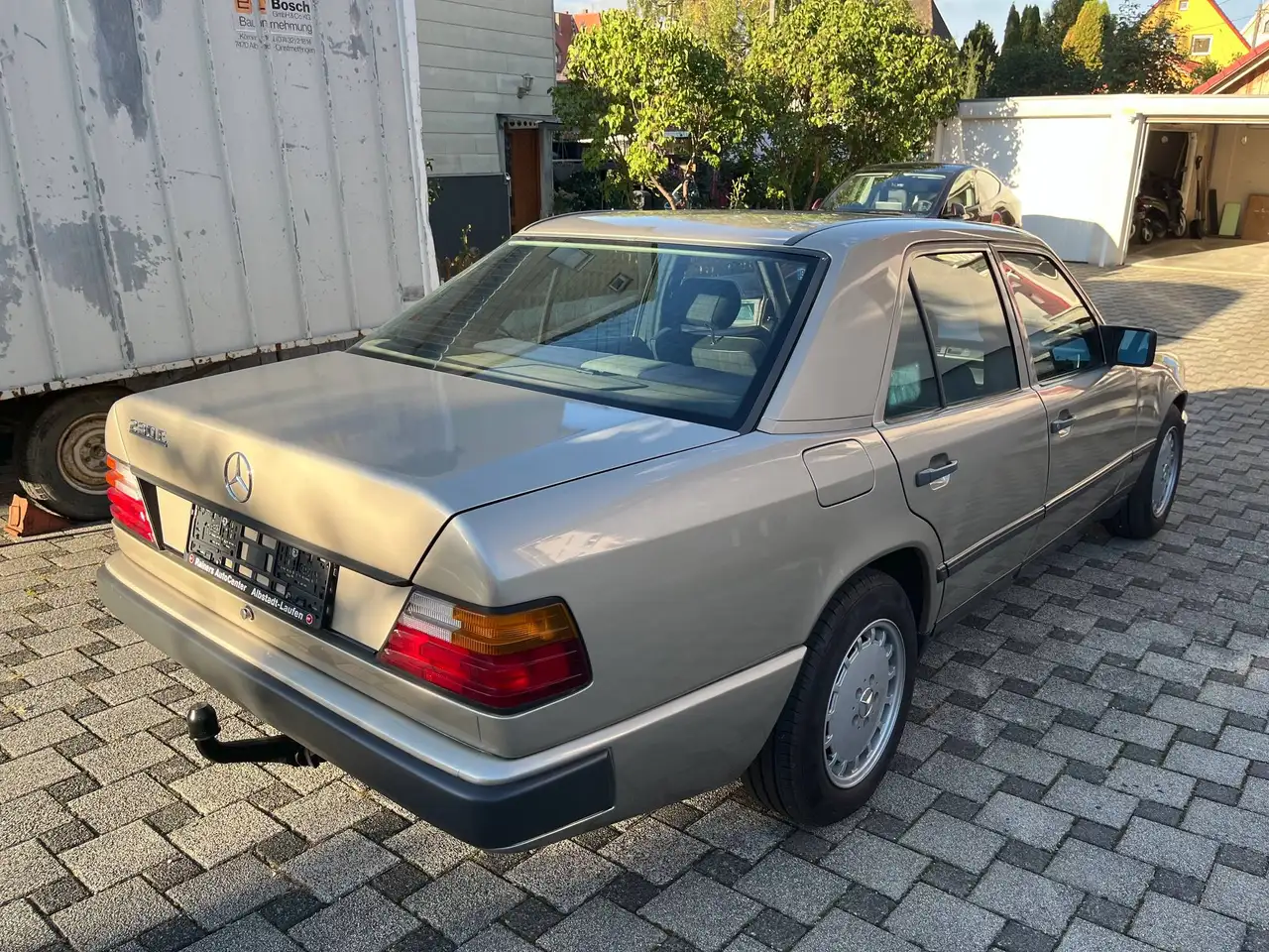 Mercedes-Benz E 230 Automatik, ZV, el. SSD, AHK abnehmbar, foto 3