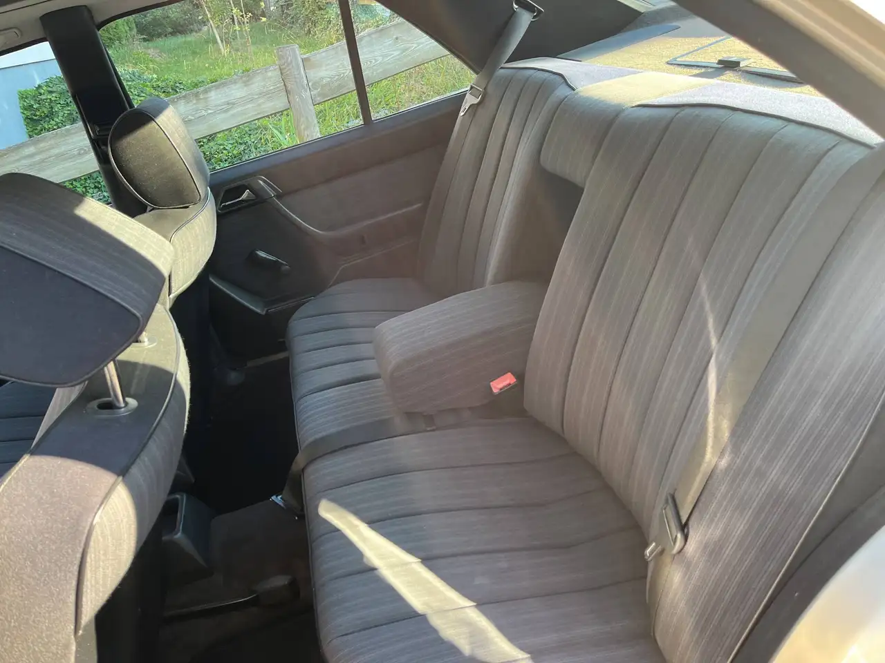 Mercedes-Benz E 230 Automatik, ZV, el. SSD, AHK abnehmbar, foto 12