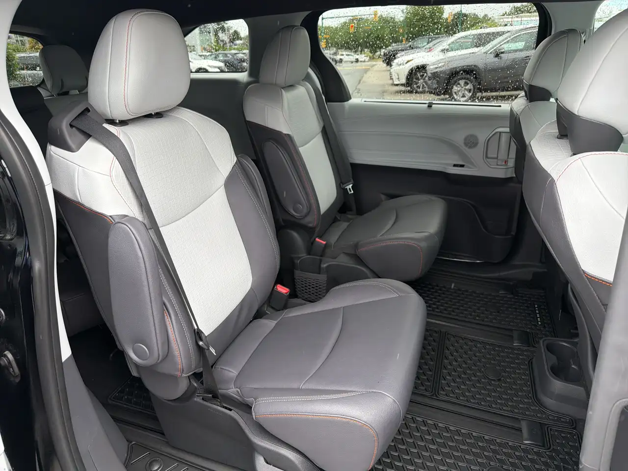 Toyota Sienna fotografie Toyota Sienna