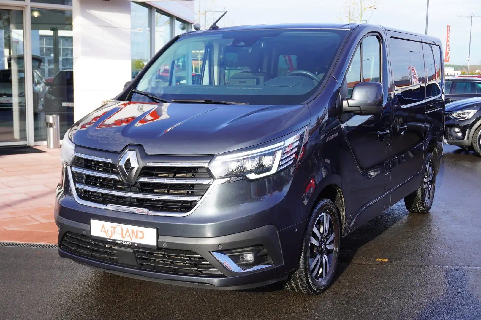 Renault Trafic Combi 2.0 L1H1 SpaceClass LED Navi AHK Grau - 1