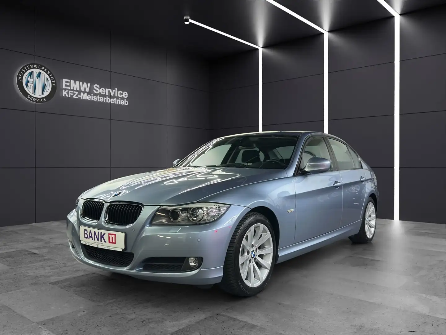 BMW 320 d E90 Aut.AHK* PDC Xenon 72.000km Top Zustand Blau - 1