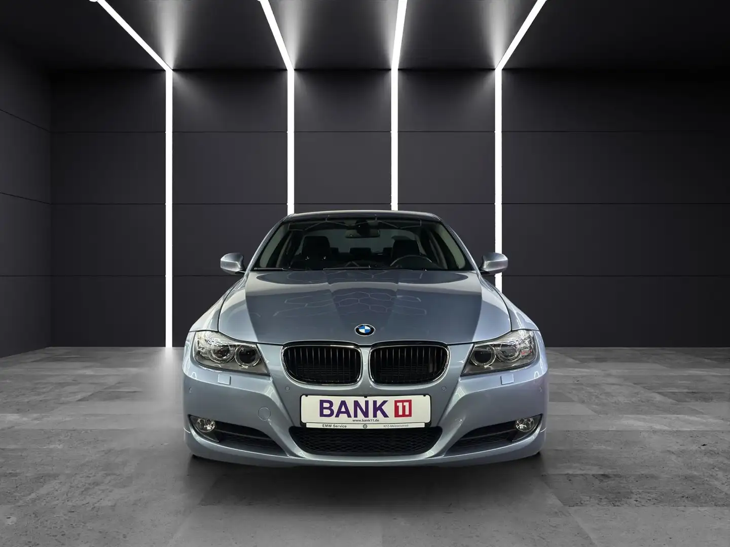 BMW 320 d E90 Aut.AHK* PDC Xenon 72.000km Top Zustand Blau - 2