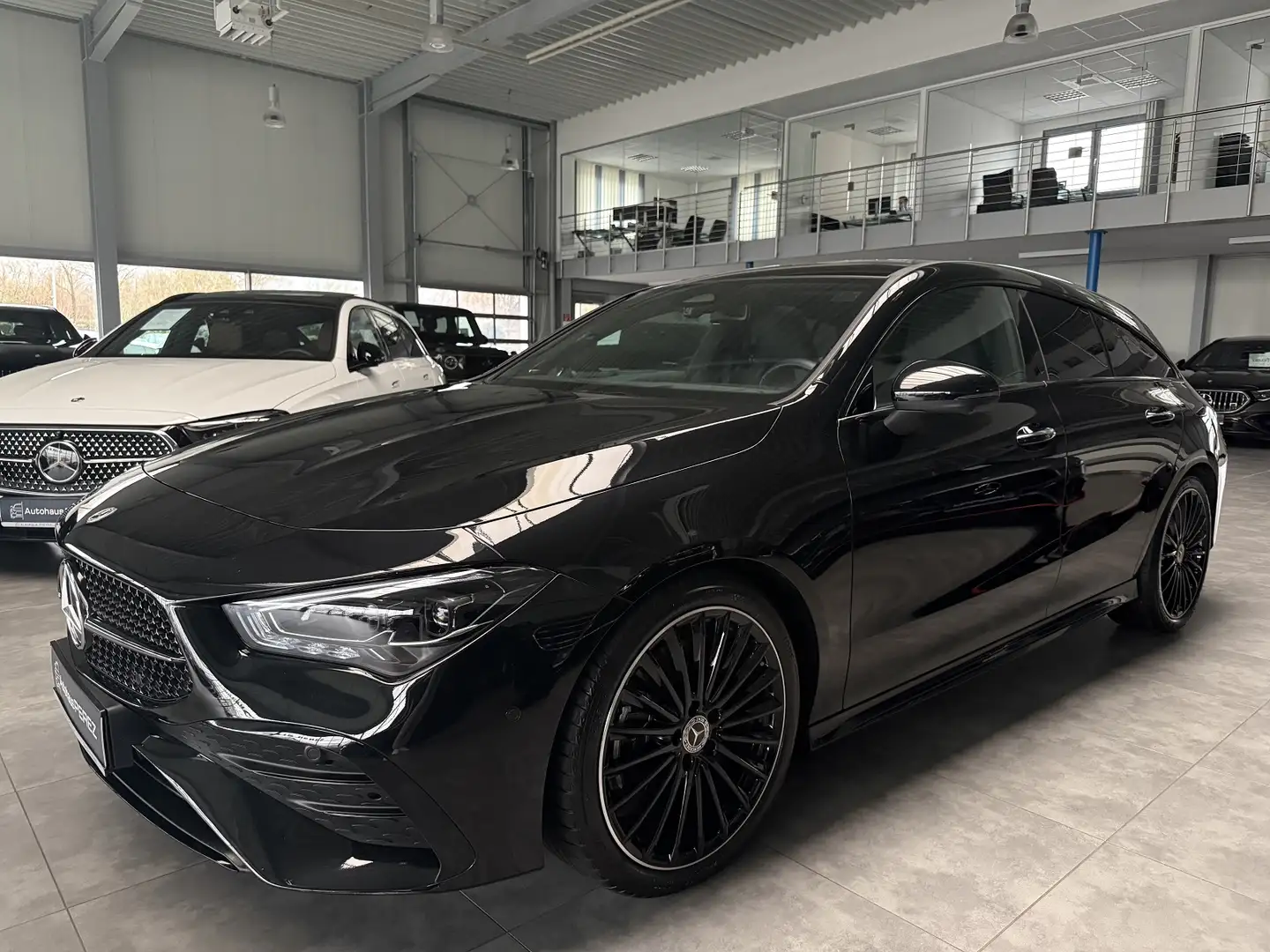 Mercedes-Benz CLA 250 4M AMG PREMIUM+ STANDHEIZ Negru - 2