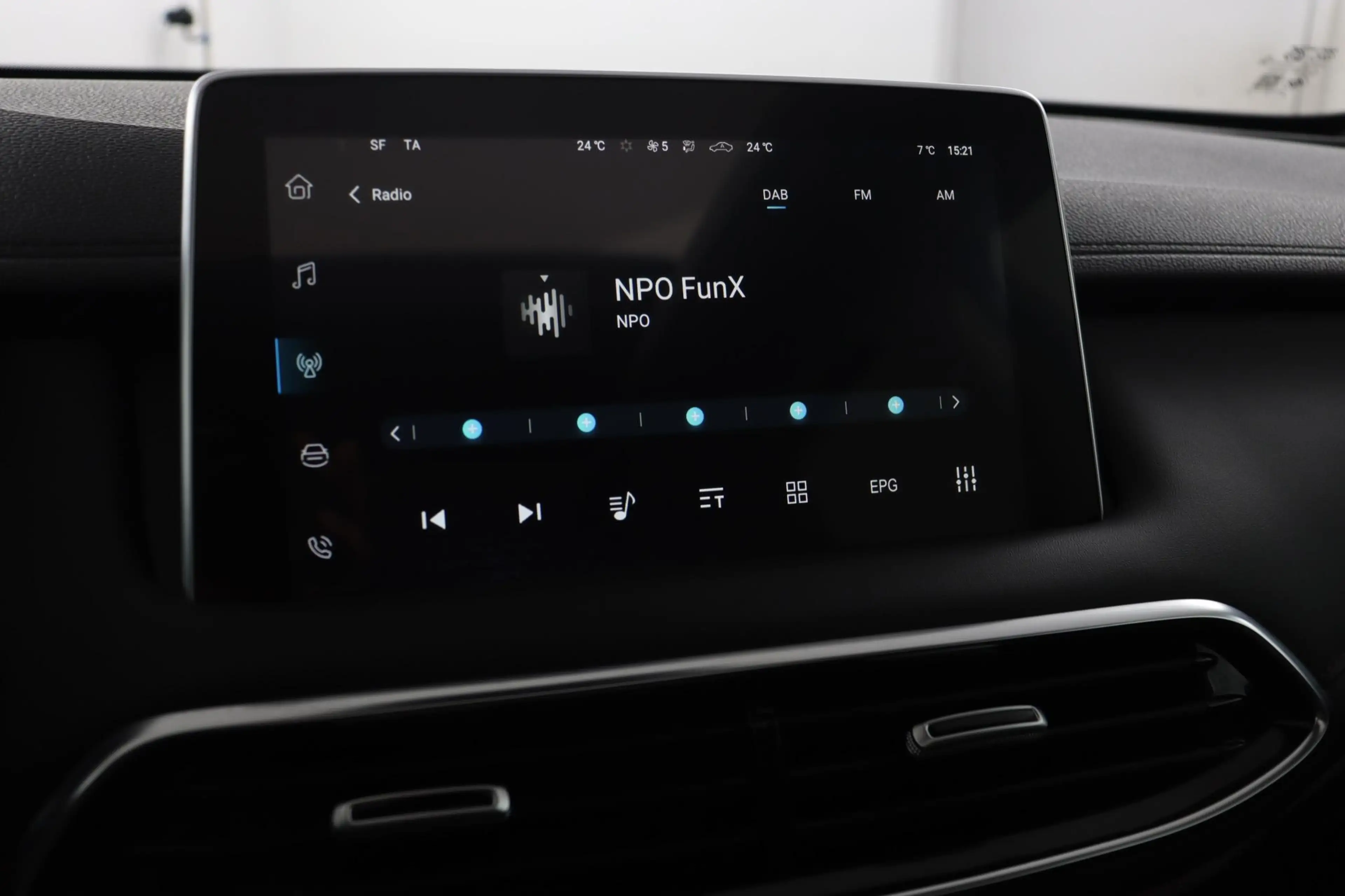 MG EHS 1.5 T-GDI PHEV Aut. Luxury | Leder | Navi | Panora — photo 8