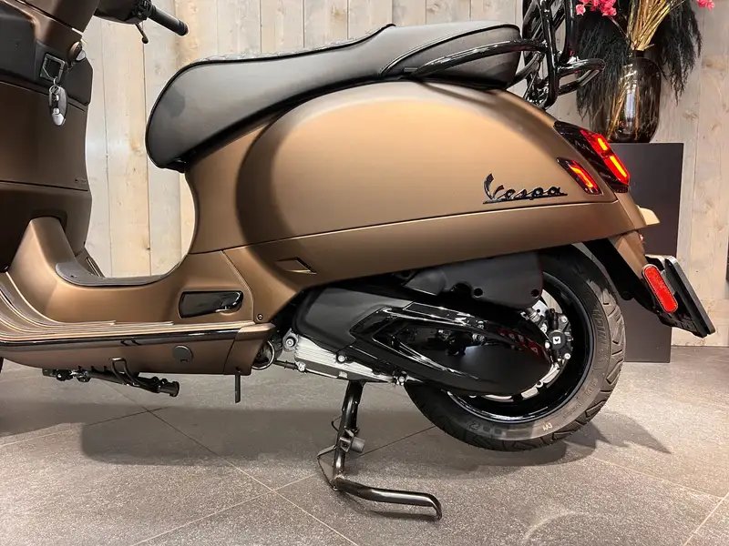 Vespa GTS Super Sport 310 - foto 7