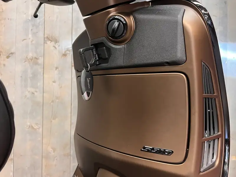 Vespa GTS Super Sport 310 - foto 6