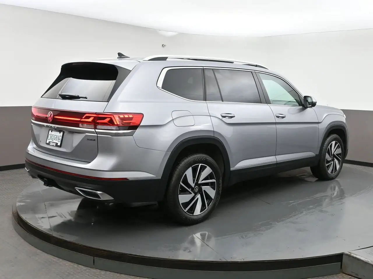 Volkswagen Atlas снимка Volkswagen Atlas