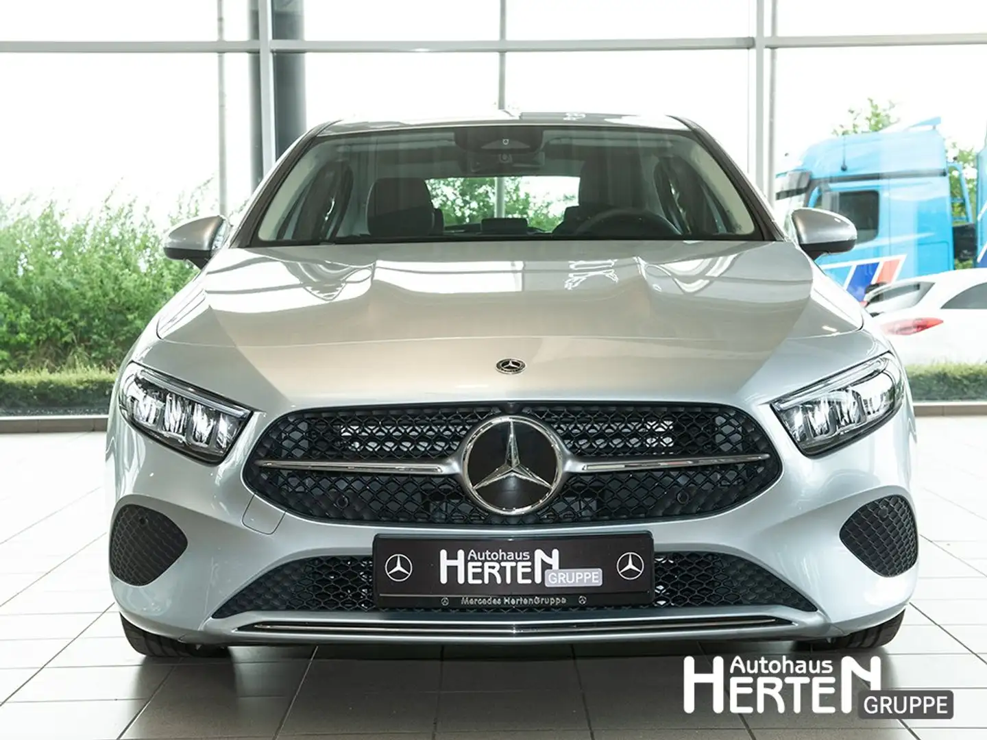 Mercedes-Benz A 180 PROGRESSIVE+LED+NAVI+R-KAMERA+DAB+WINTER-P Gris - 2