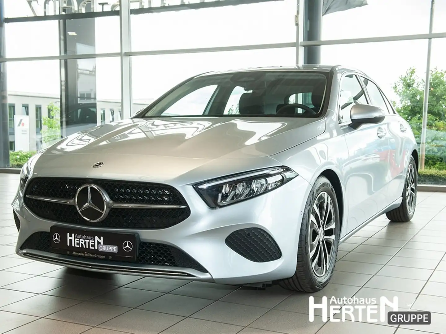 Mercedes-Benz A 180 PROGRESSIVE+LED+NAVI+R-KAMERA+DAB+WINTER-P Gris - 1