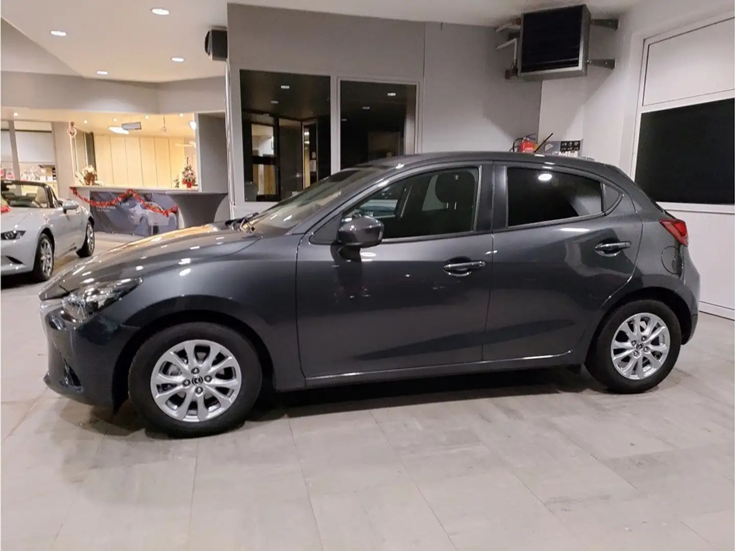 Mazda 2 1.5 SKYACTIV G * PLUG * - 2
