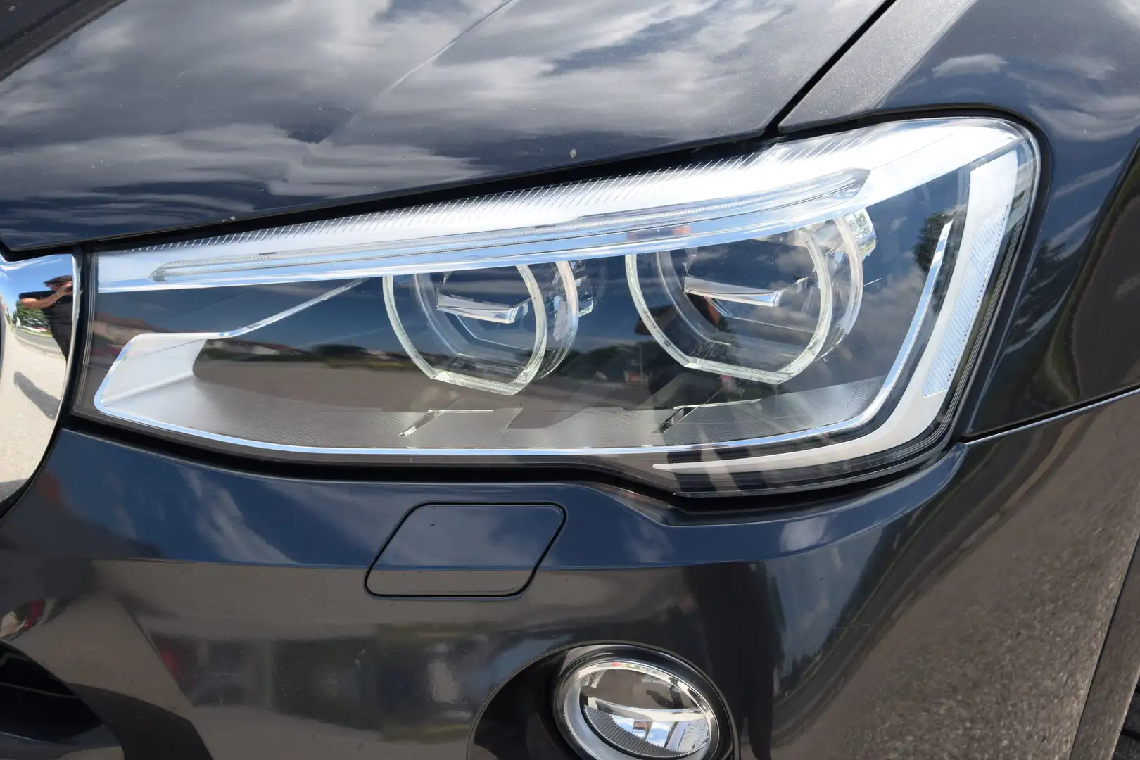 BMW X4 35D M-Paket Voll-Ausgestattet Gris - 2