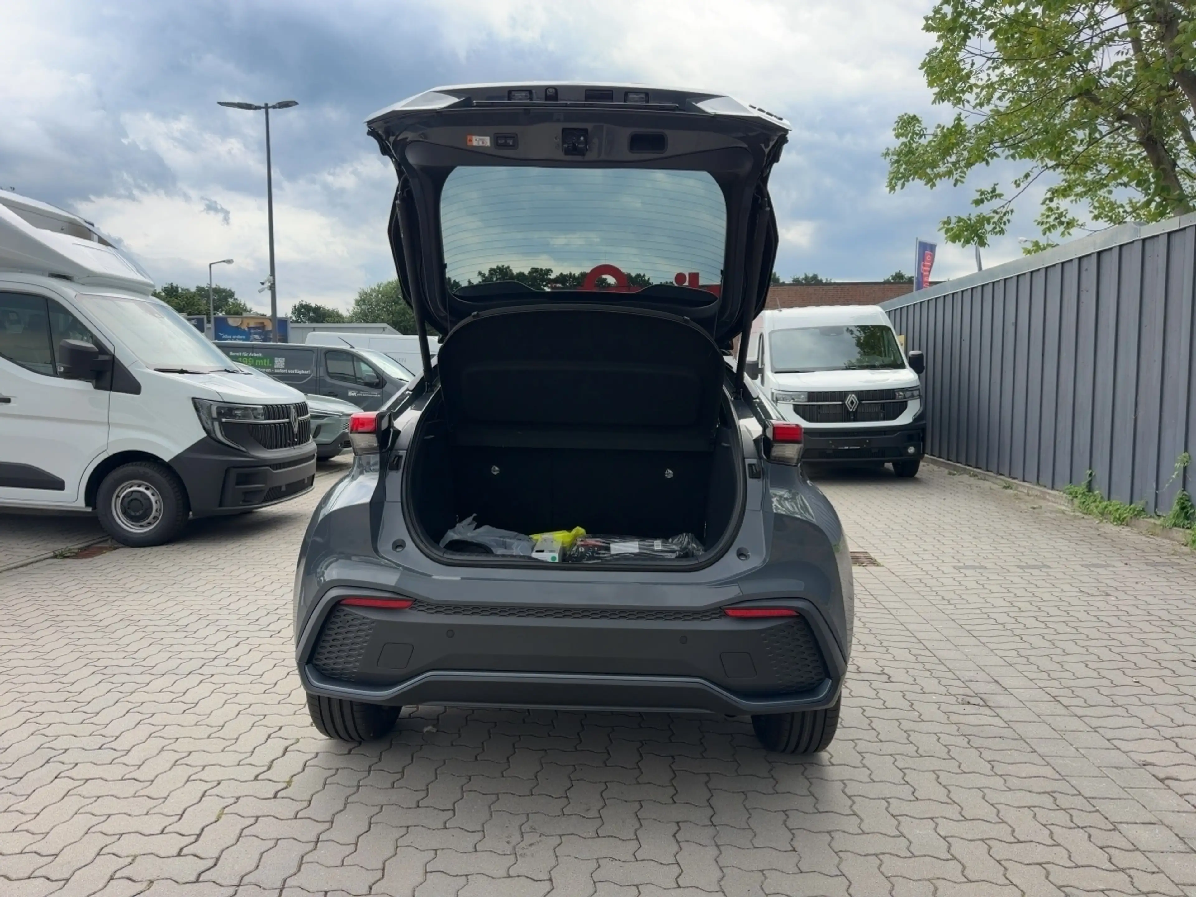 Toyota C-HR 1.8 Hybrid Teamplayer*CARPLAY+KAMERA+PDC+LED*** — photo 12