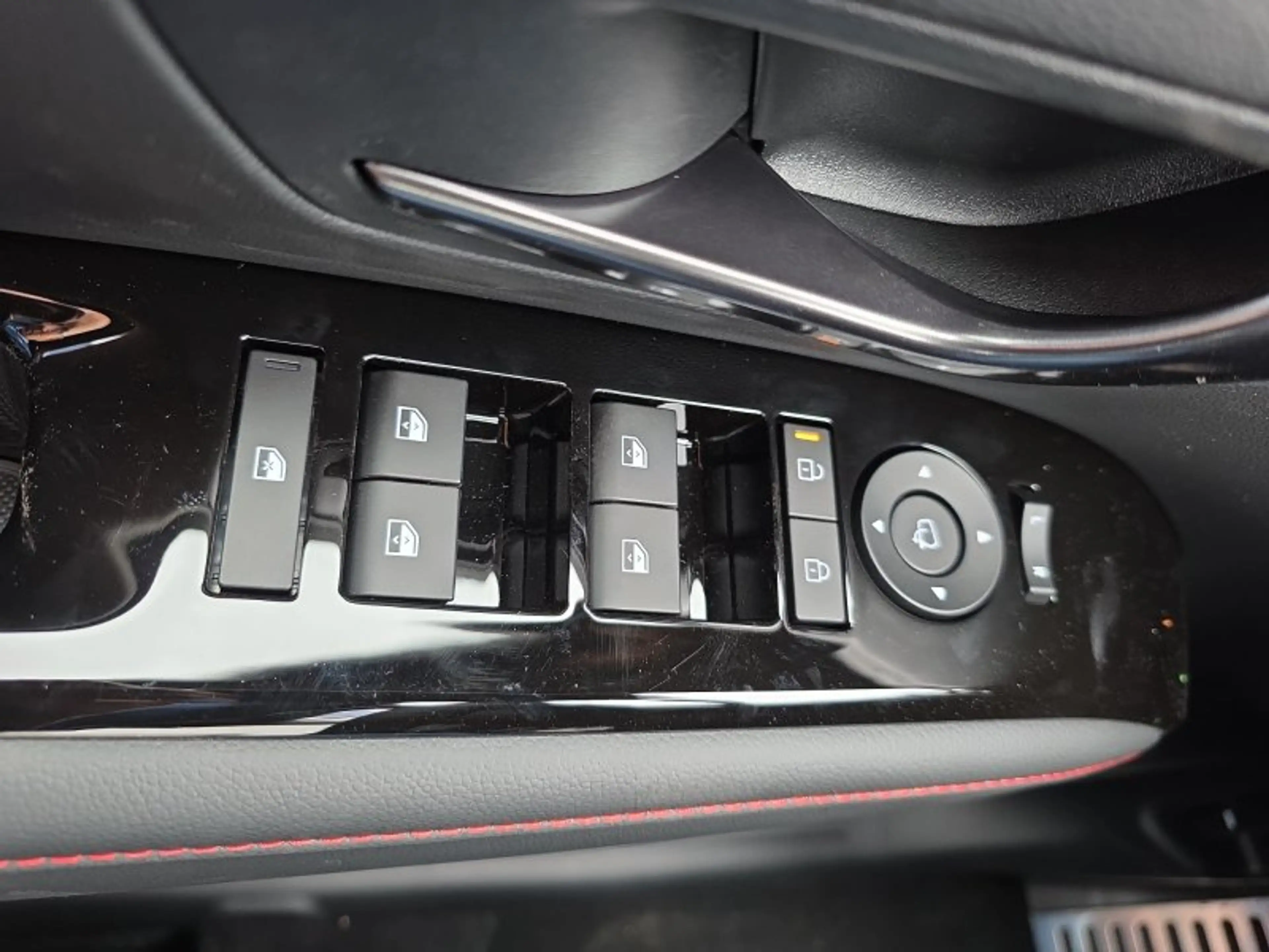 Hyundai TUCSON 1,6T HEV 4WD N Line X UPE=56000 Euro! — photo 23