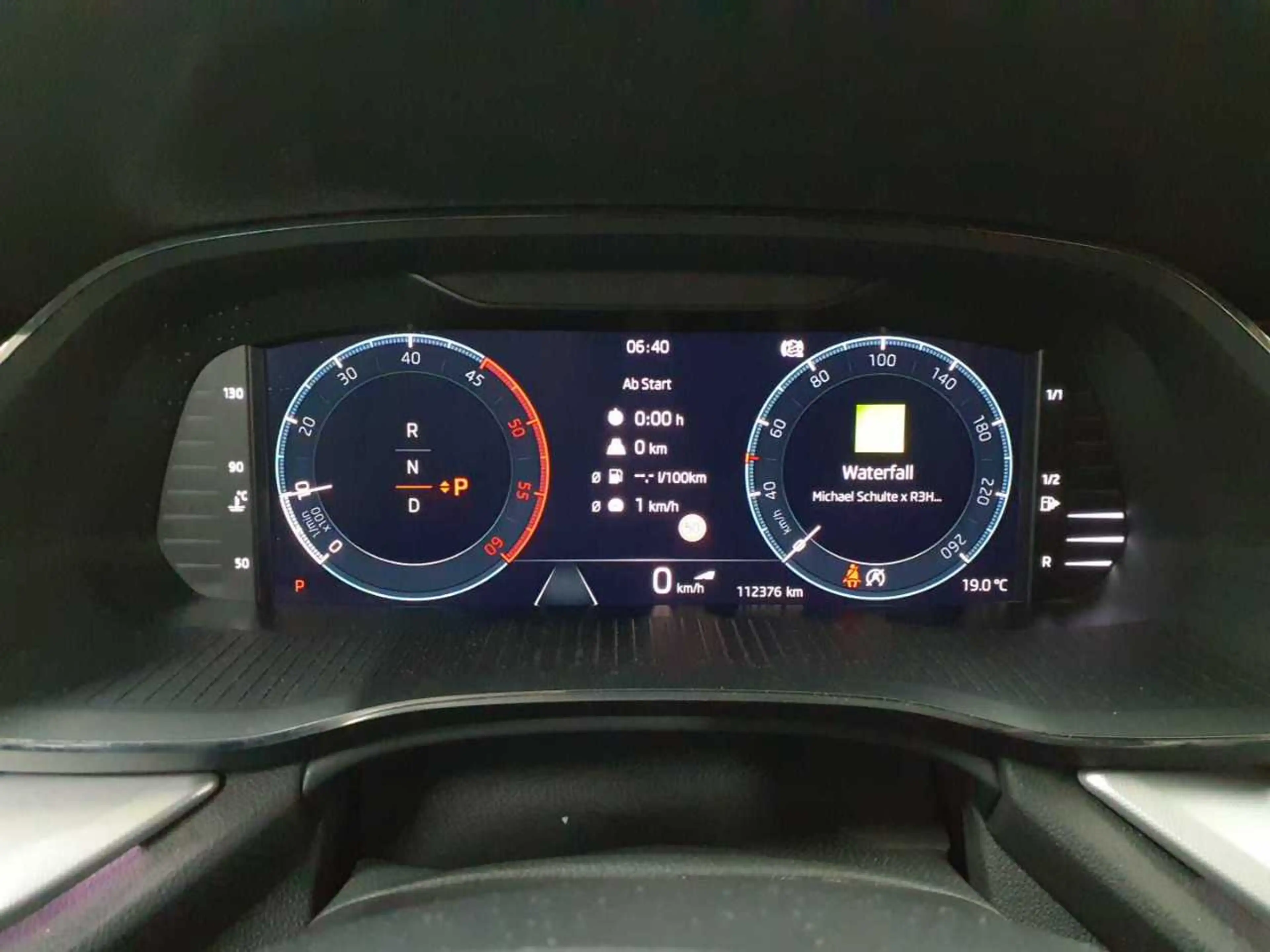 Skoda Octavia Octavia Combi 2.0 TDI DSG Clever Navi SHZ — photo 11