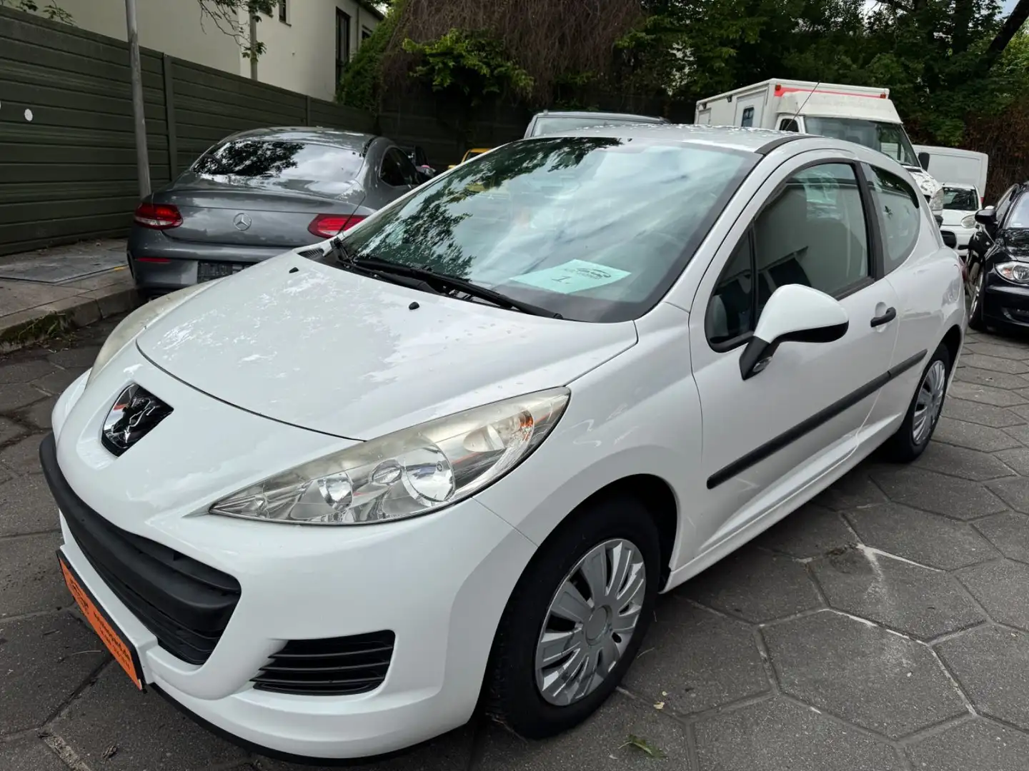 Peugeot 207 Filou 1,4l Weiß - 2