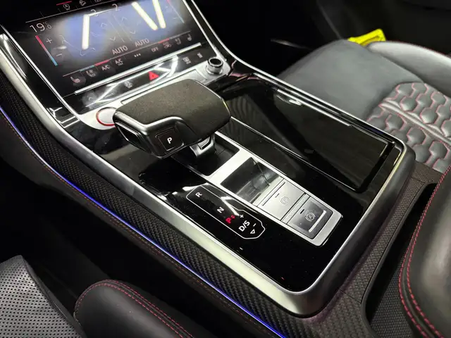 Audi RS Q8 view 13