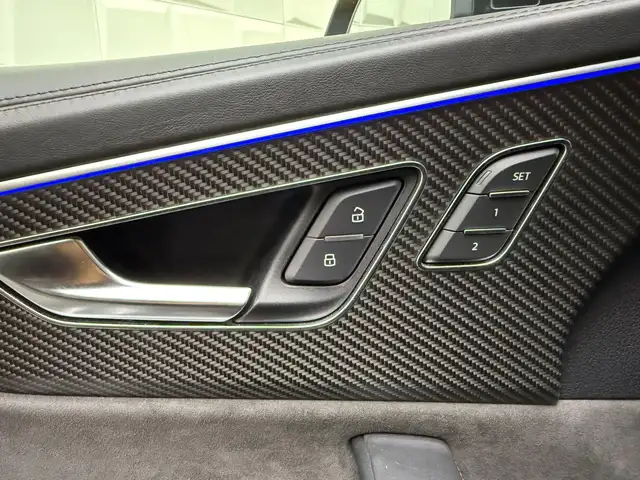 Audi RS Q8 view 19