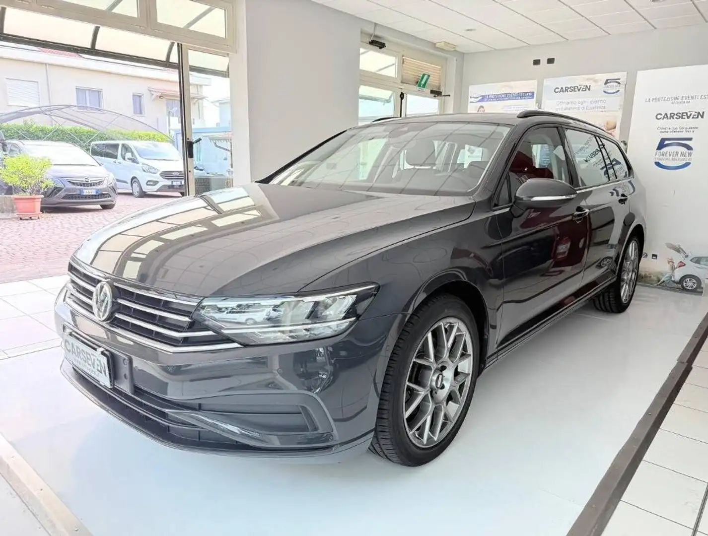Volkswagen Passat Variant 1.6 tdi Business 120cv dsg Gris - 1