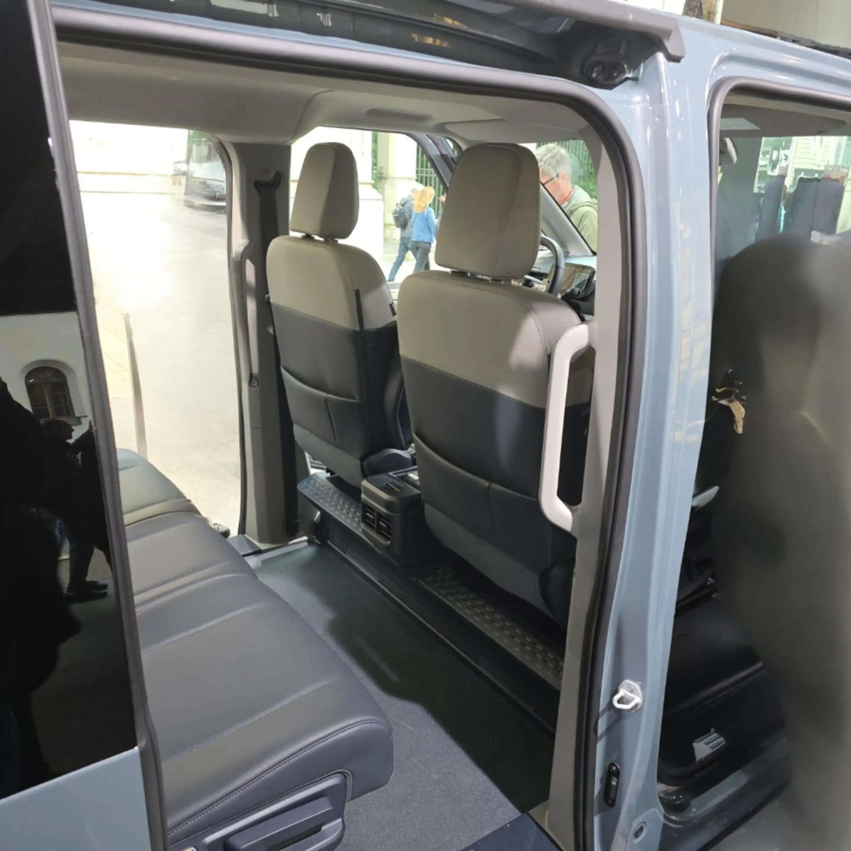 Kia PV5 Passenger Elite 71,2 KWh Nl. 22%* Bestellang — photo 5