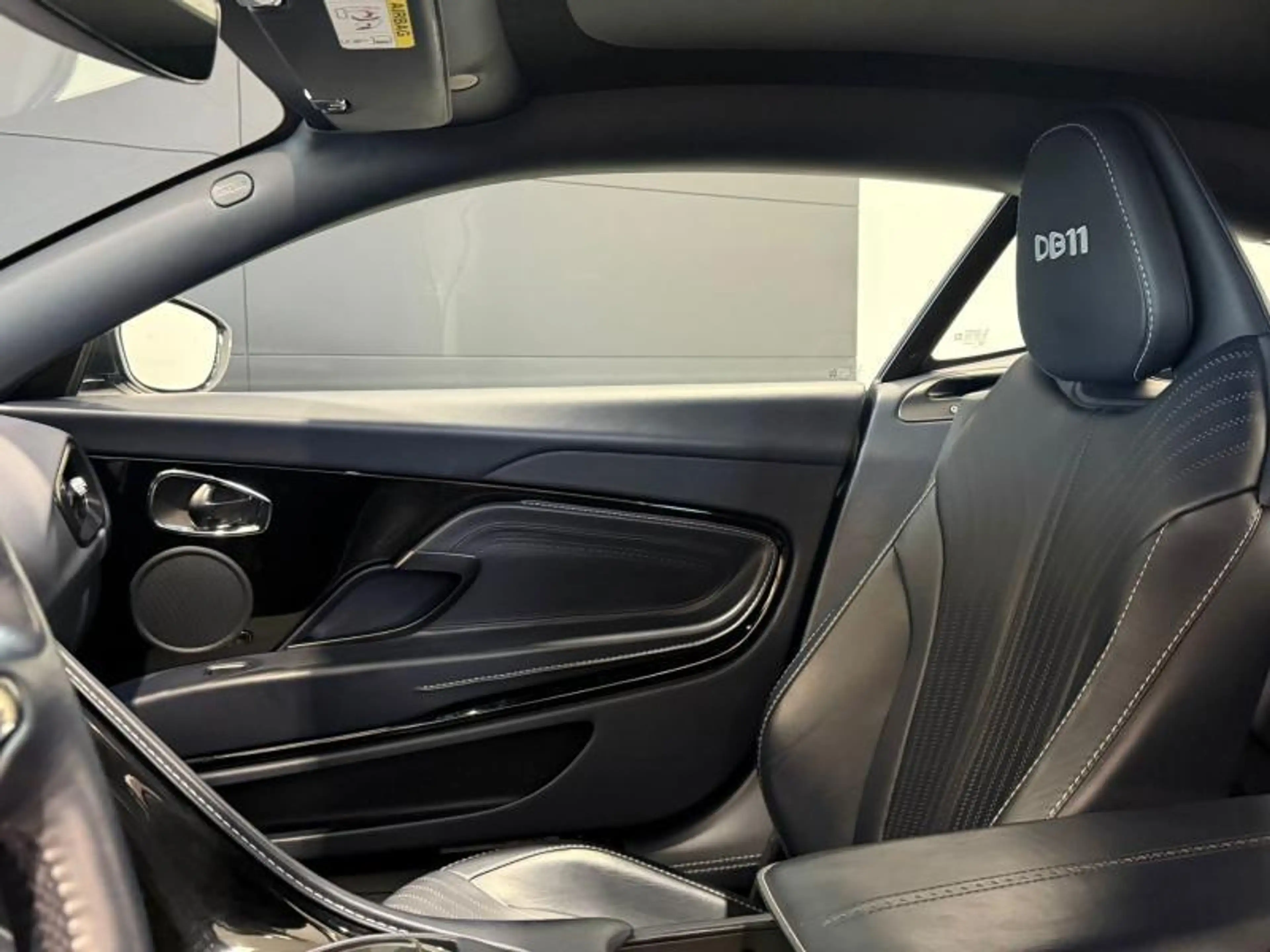 Aston Martin DB11 Coupe — photo 14