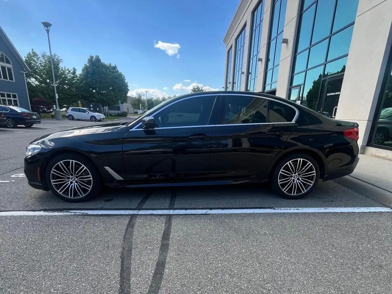 BMW 5 Series снимка BMW 5 Series