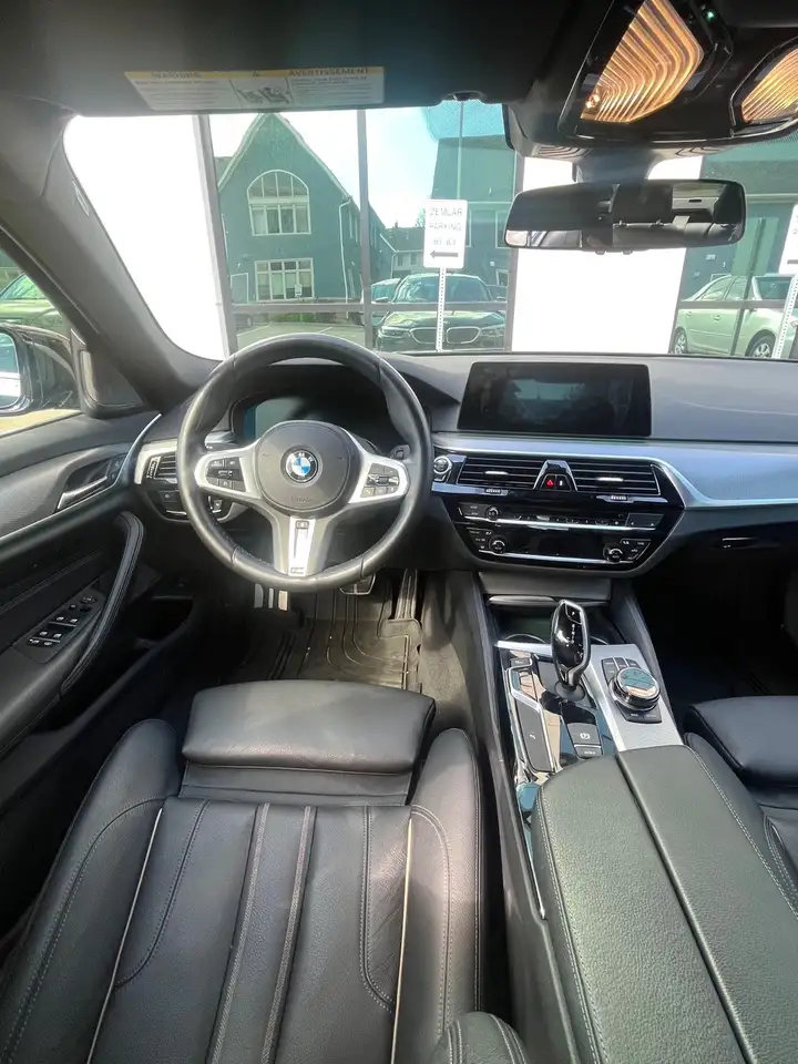 BMW 5 Series снимка BMW 5 Series