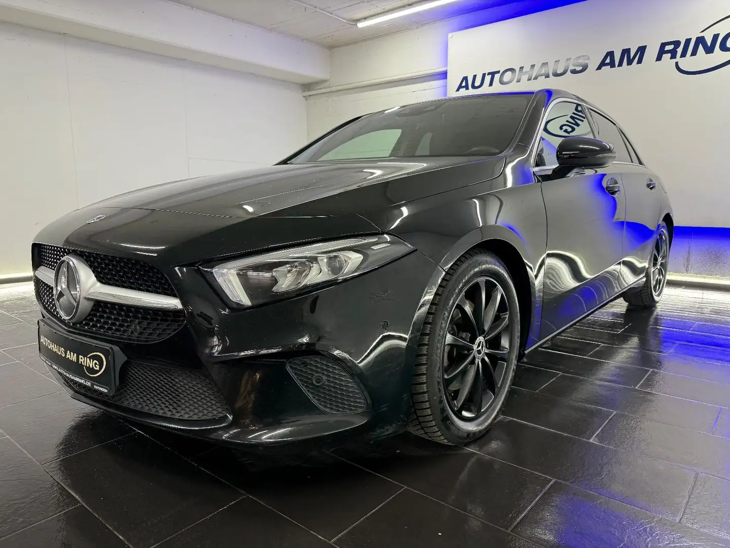 Mercedes-Benz A 200 d WIDESCREEN LEDER LED MBUX APPLE DAB CAM Schwarz - 2