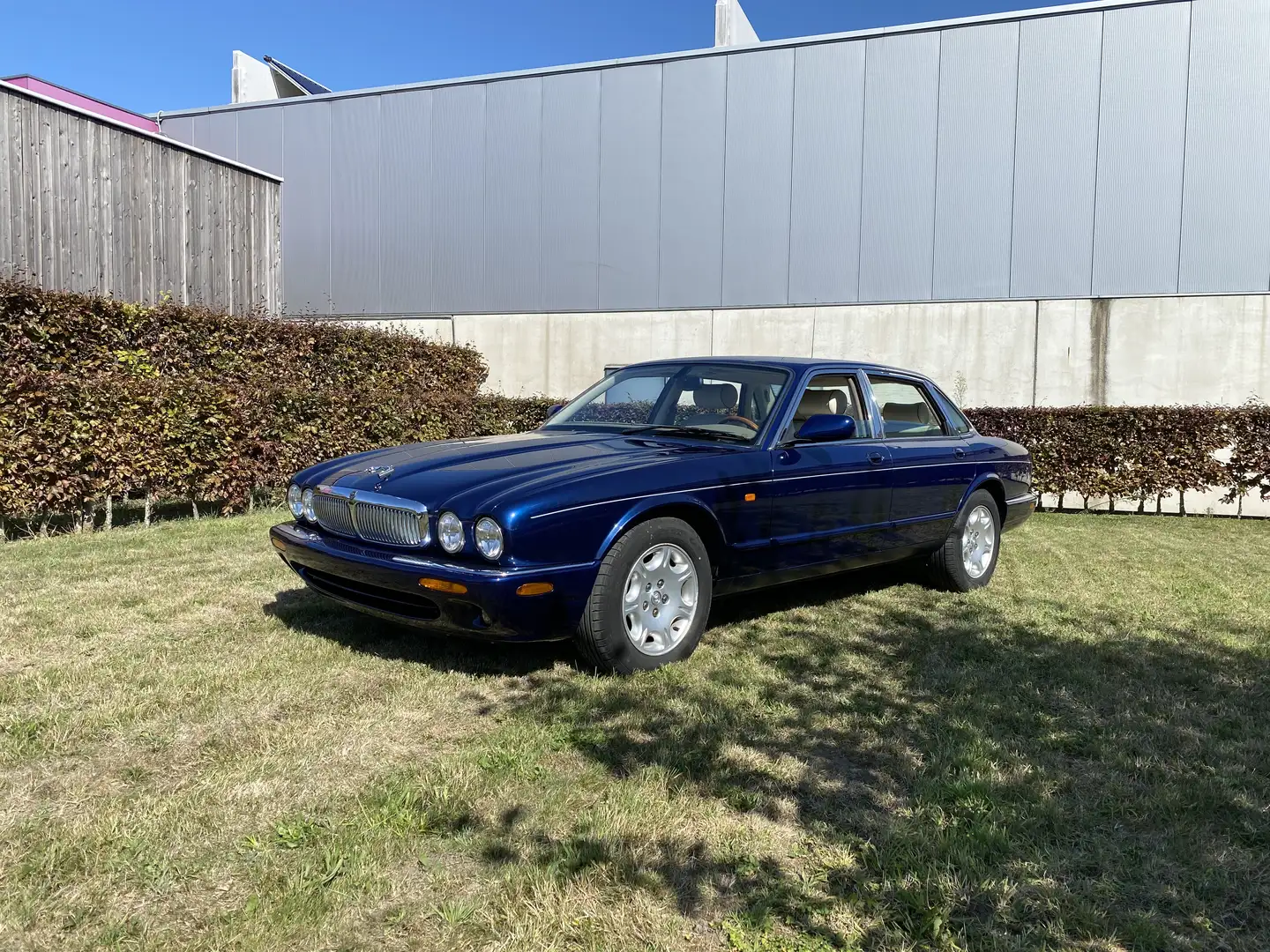 Jaguar XJ8 3.2i V8 32v - 1