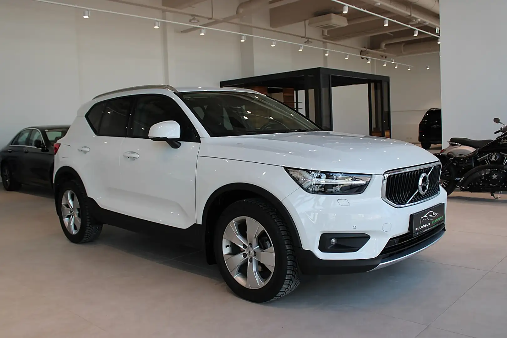Volvo XC40 T3 Momentum Pro Geartronic **Erstbesitz** Weiß - 1