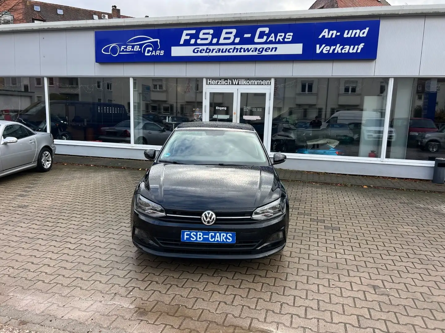 Volkswagen Polo VI Comfortline Automatik Noir - 2