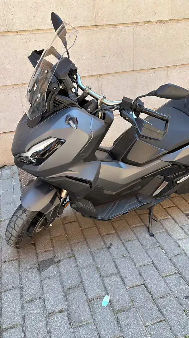 Honda ADV 350 Gris - 1