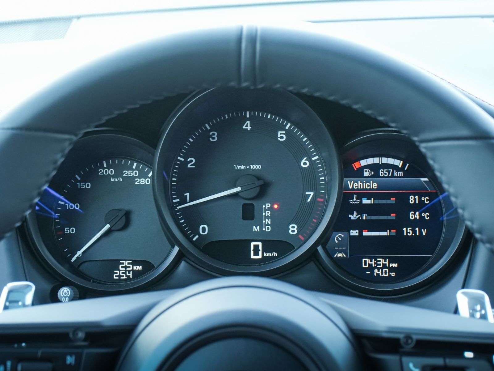 2026 Porsche Macan thumb 23