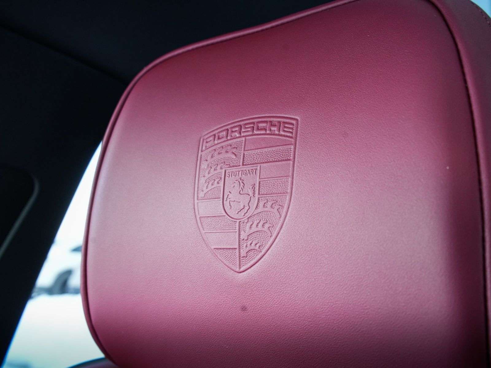 2026 Porsche Macan thumb 26
