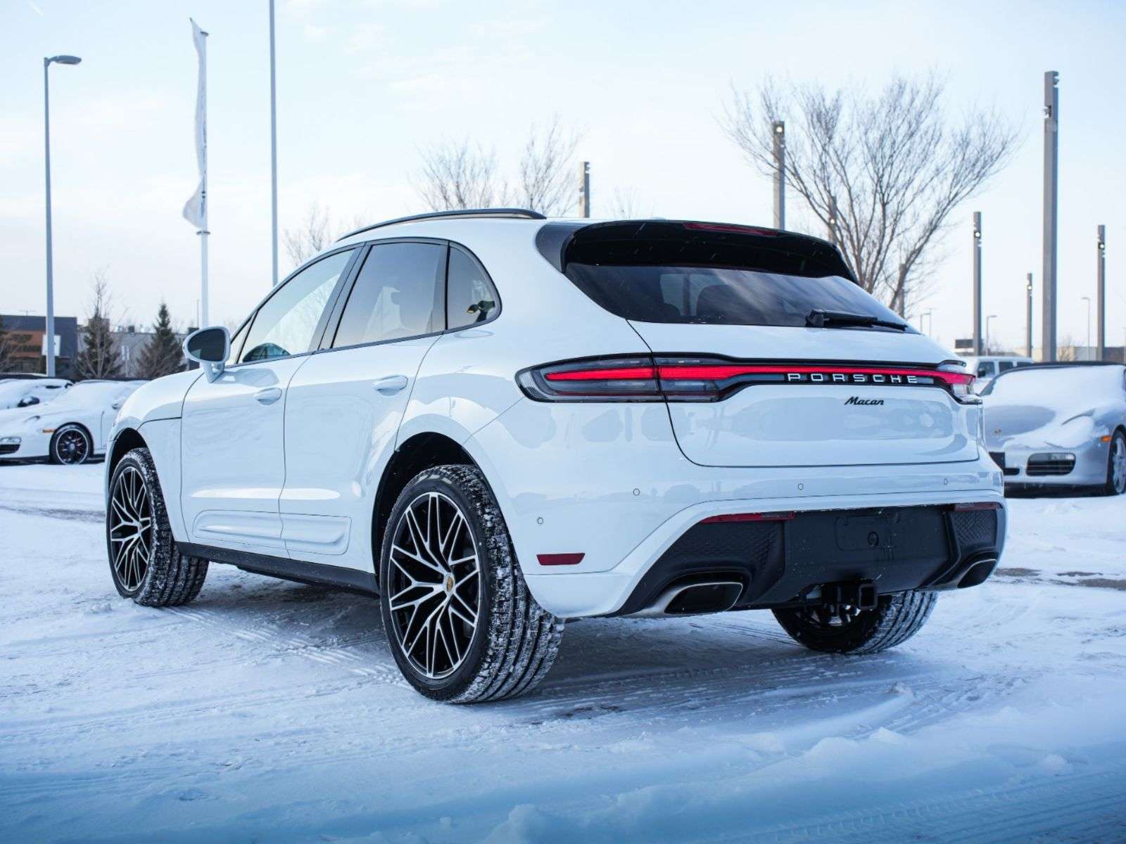 2026 Porsche Macan alt 5