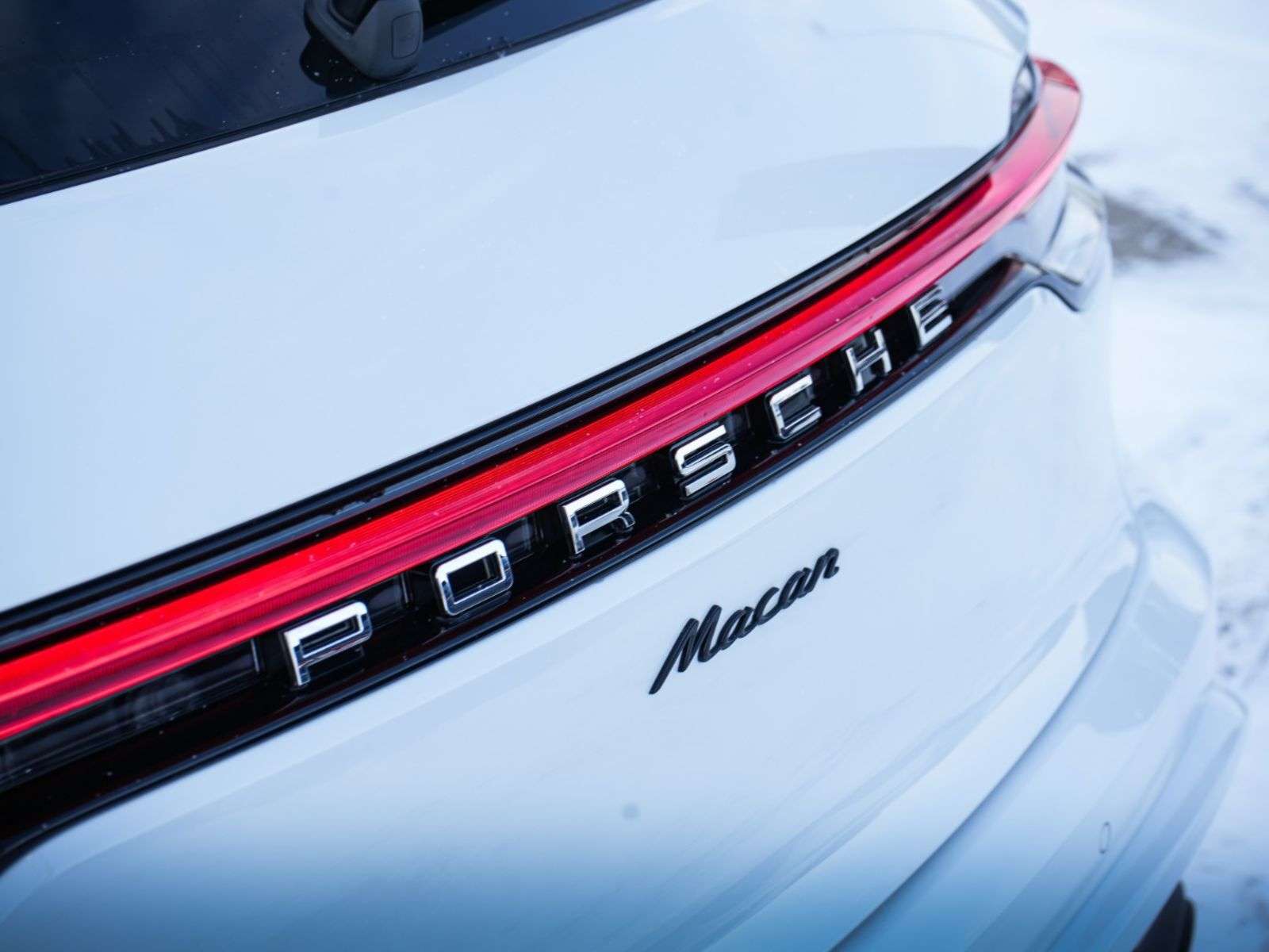 2026 Porsche Macan thumb 11