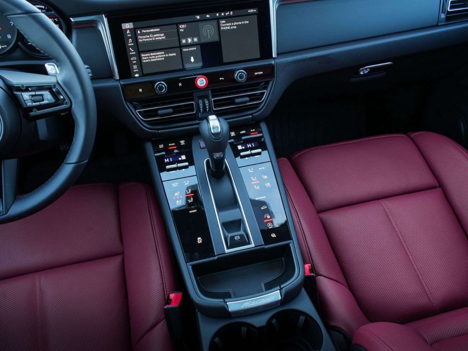 2026 Porsche Macan thumb 25