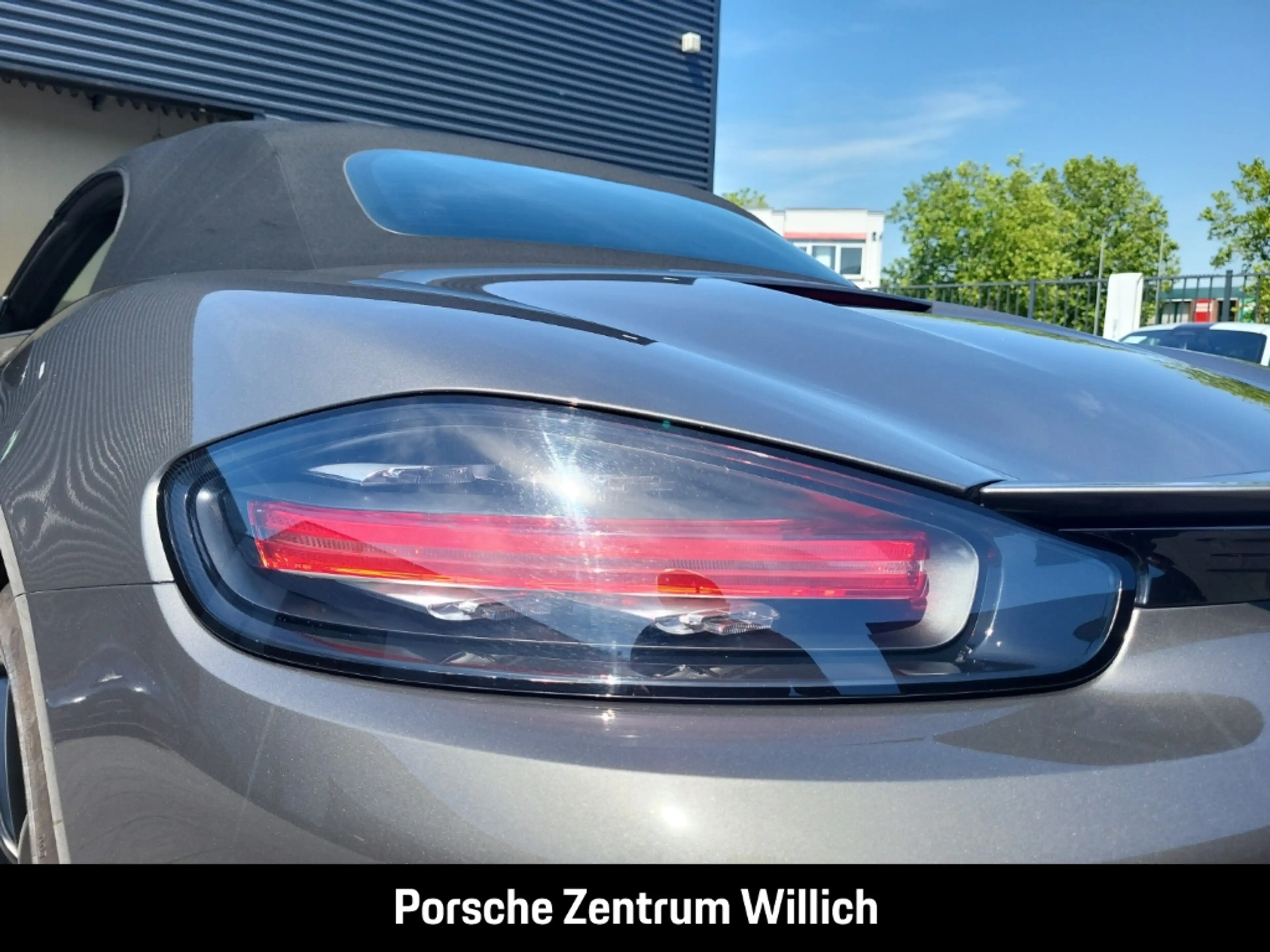 Porsche Boxster 718 S — photo 10